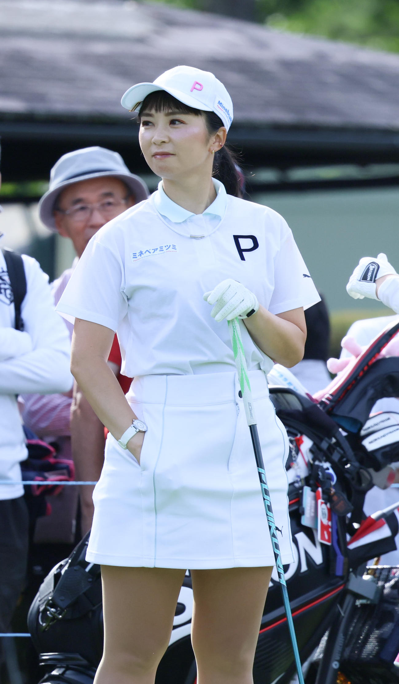 10番、ティーショットを前にする菊地絵理香（撮影・上山淳一）