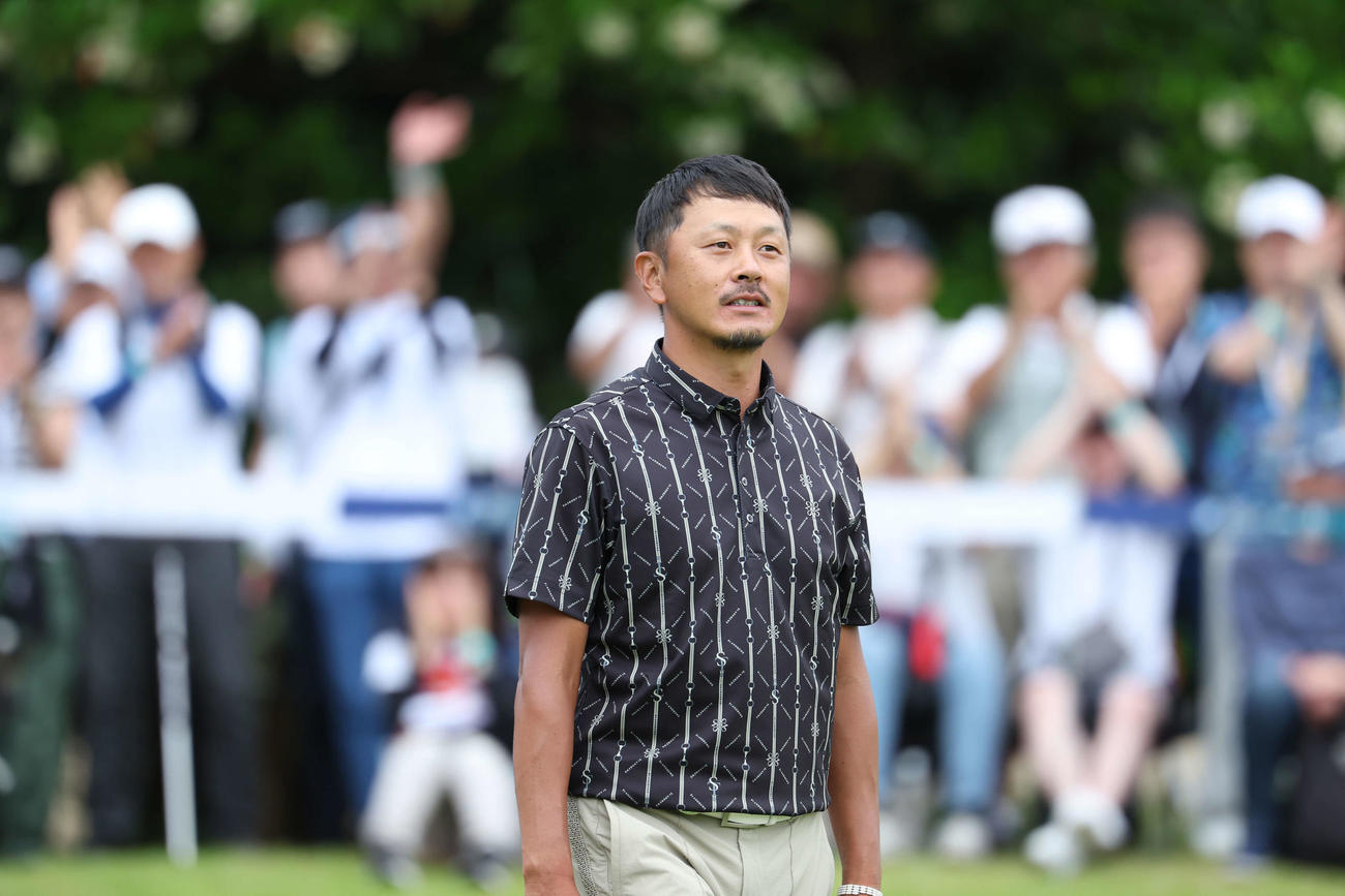 優勝インタビューを終え、清々しい表情を見せる岩田（撮影・河田真司）