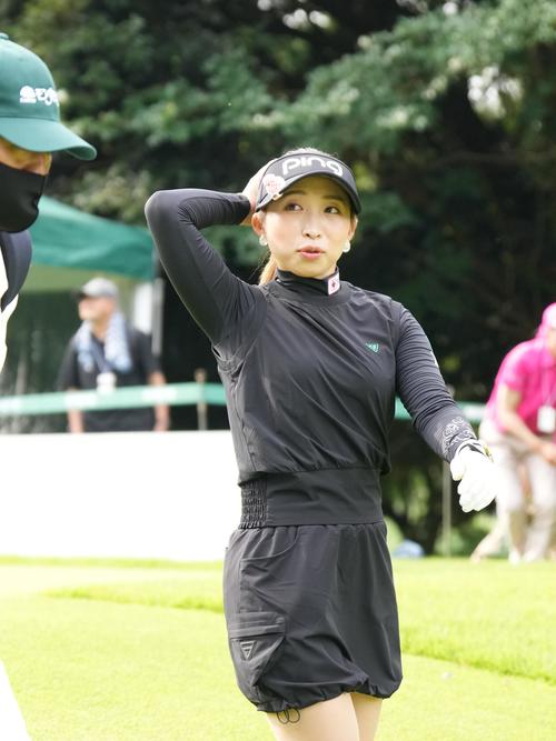 10番、移動する大出（撮影・小沢裕）