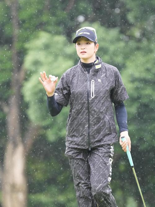 アースモンダミンカップ2日目、11番、パーセーブする原英（撮影・小沢裕）