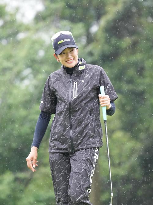 アースモンダミンカップ2日目、11番、パーセーブする原英（撮影・小沢裕）