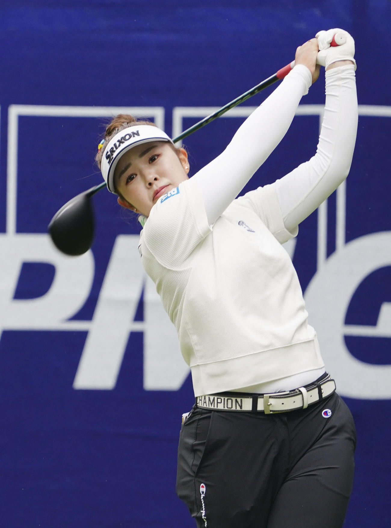 第3ラウンド、通算5アンダーで2位の山下美夢有（共同）