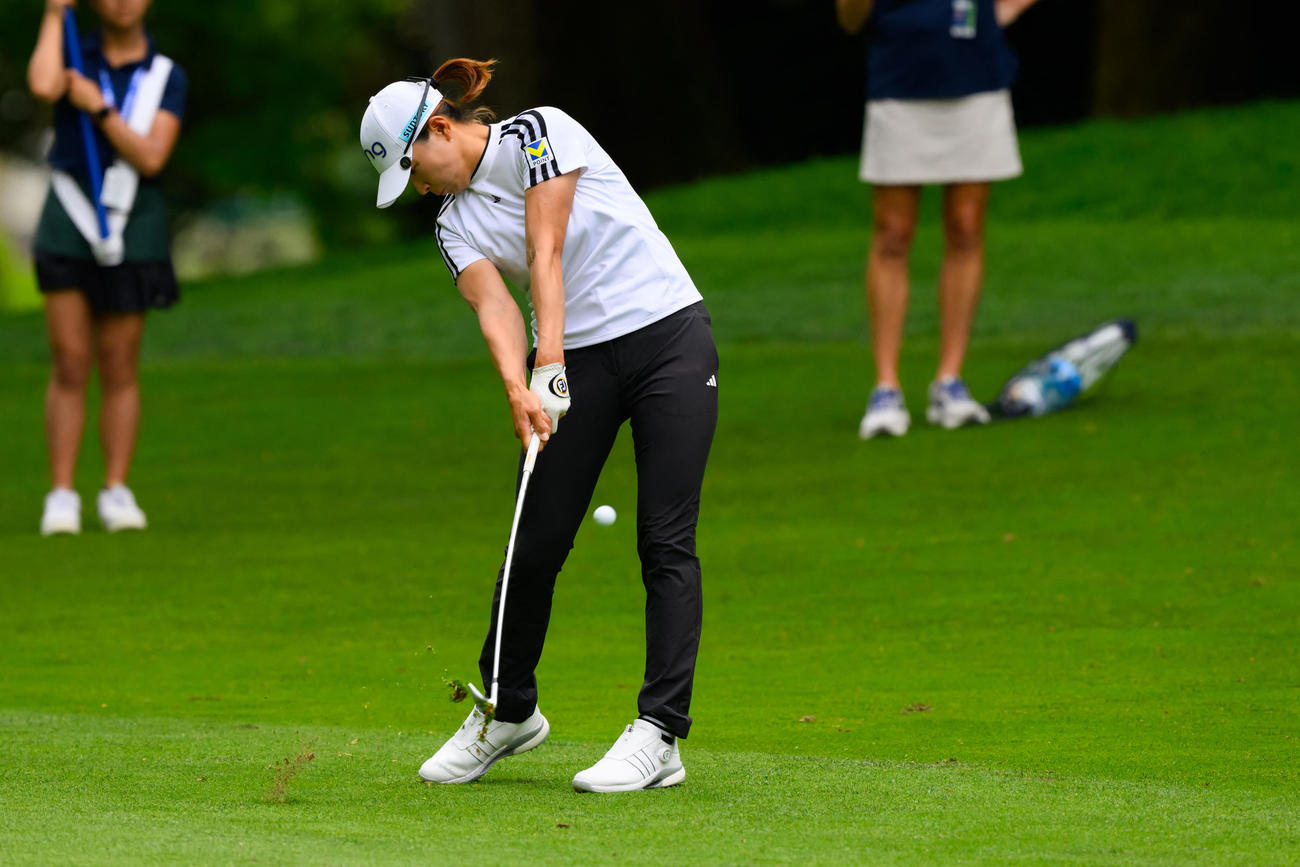 全米女子プロ選手権第3日　15番フェアウェイからショットを放つ渋野日向子（USA TODAY Sports＝ロイター）