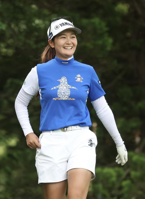 13番、笑顔を見せる神谷そら（撮影・佐藤翔太）