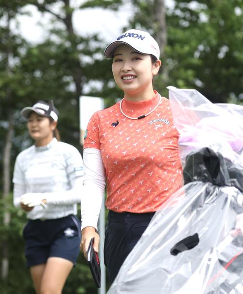 3番、笑顔を見せる小祝（撮影・佐藤翔太）