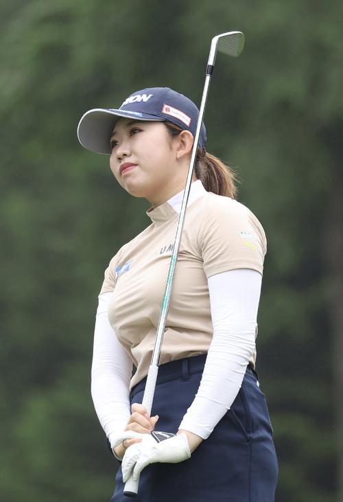 5番、打球を見つめる内田（撮影・佐藤翔太）