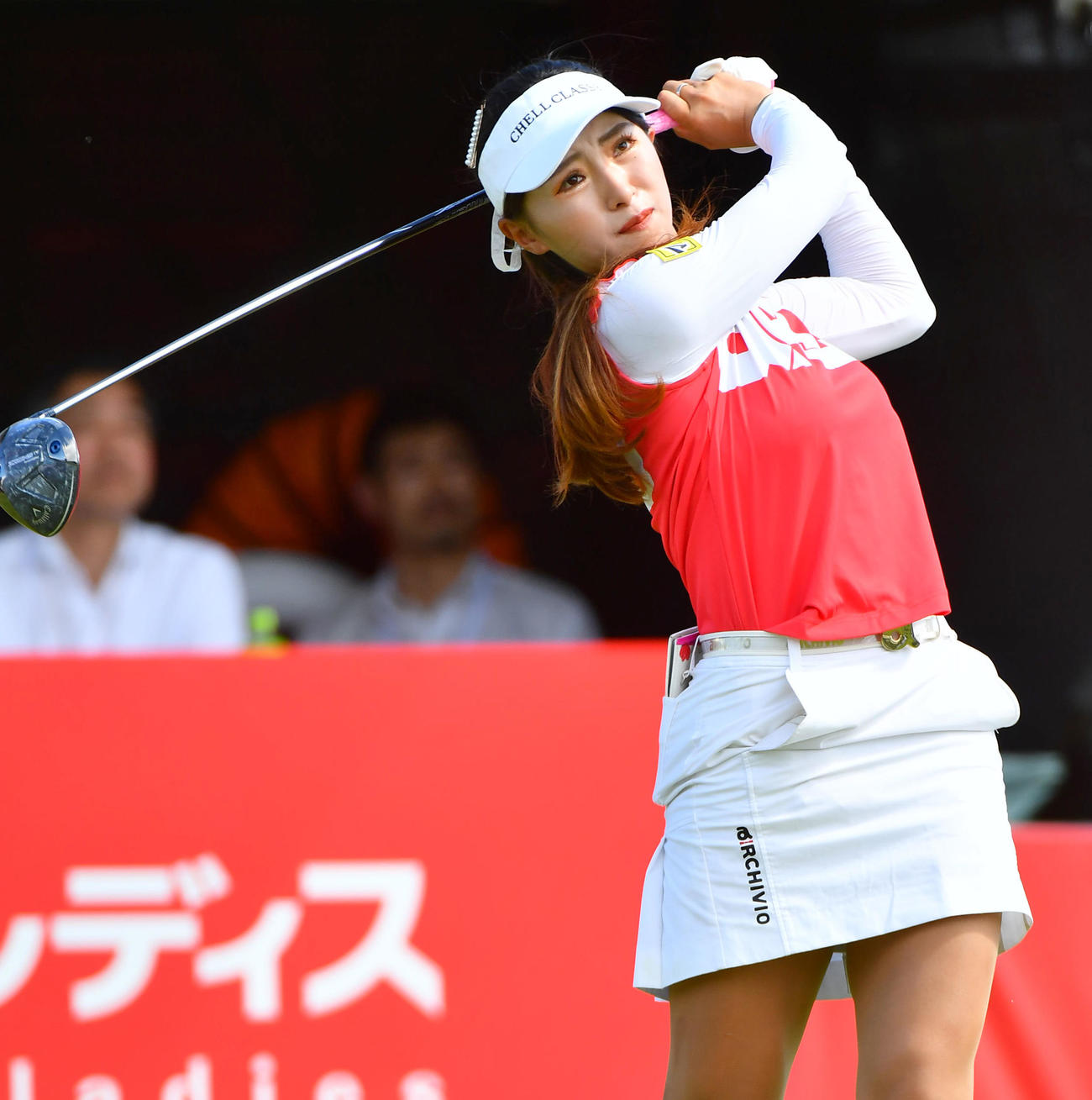 大東建託・いい部屋ネットレディス最終日　1番、ティーショットを放つ臼井麗香（撮影・岩下翔太）
