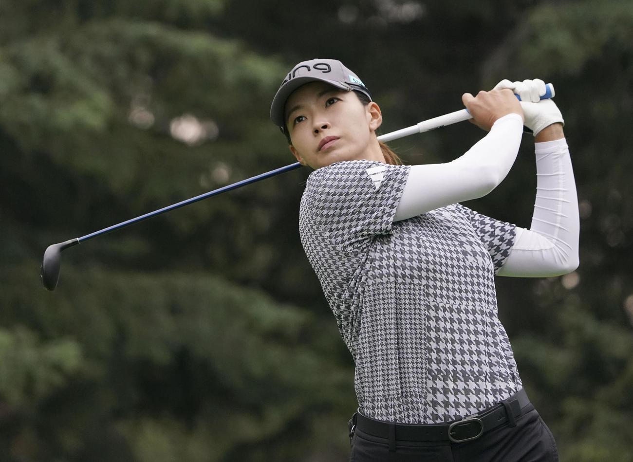 第1ラウンド、3オーバーで87位の渋野日向子＝アールグレイGC（共同）