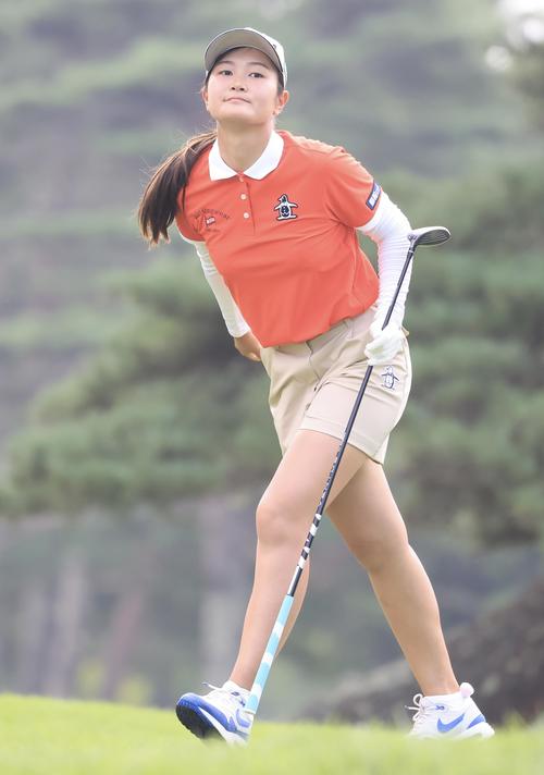 NEC軽井沢　4番、ティーショットを放つ神谷そら(撮影・浅見桂子)
