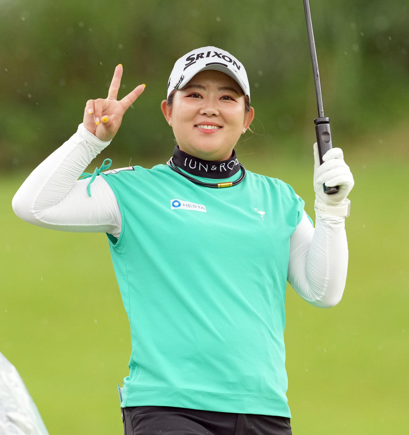 2番、笑顔を見せる浅井咲希（撮影・たえ見朱実）