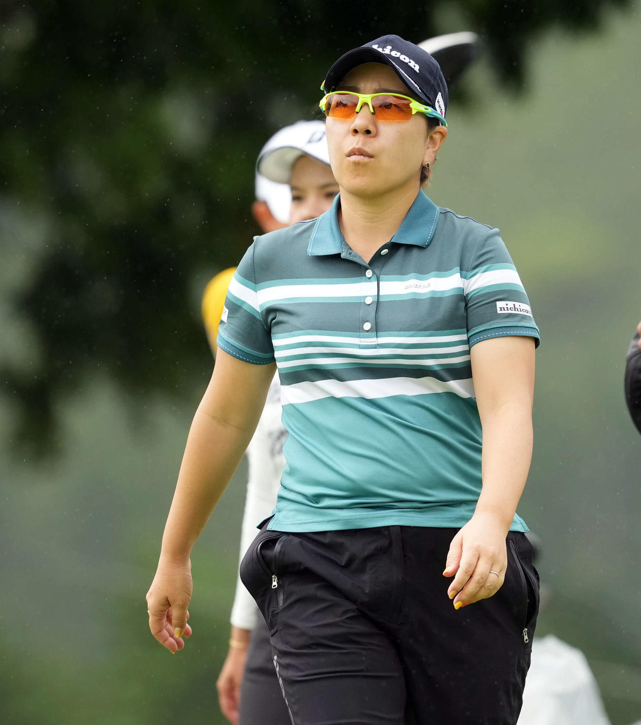 1番、ティーショットを放ちフェアウエーに向かう宮里美香（撮影・たえ見朱実）