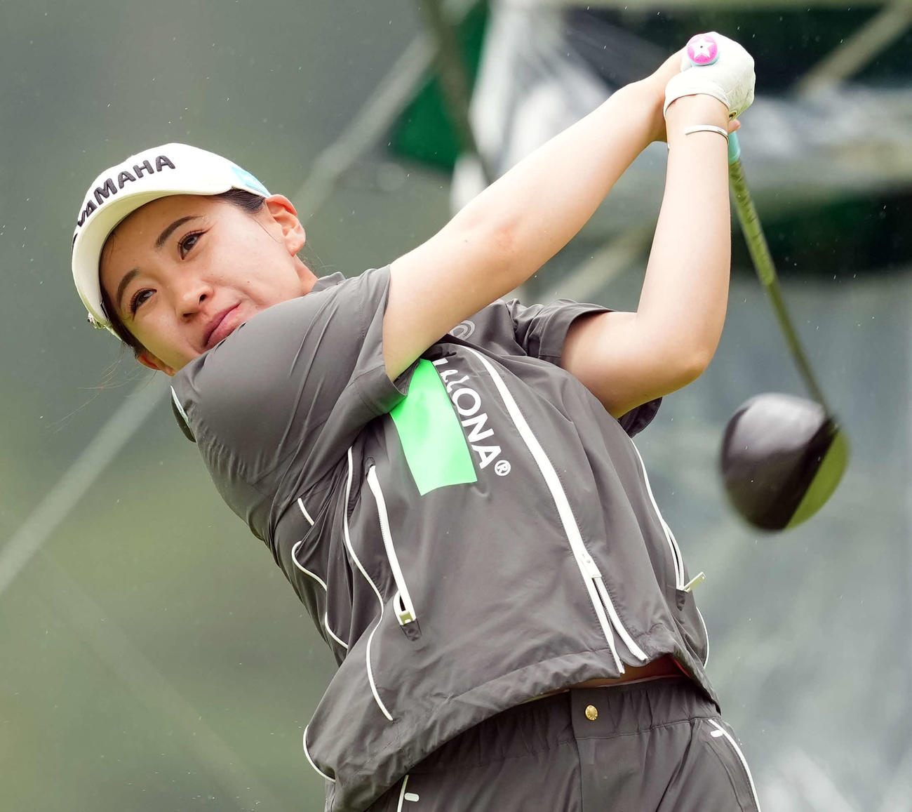1番、ティーショットを放つ永井花奈（撮影・たえ見朱実）