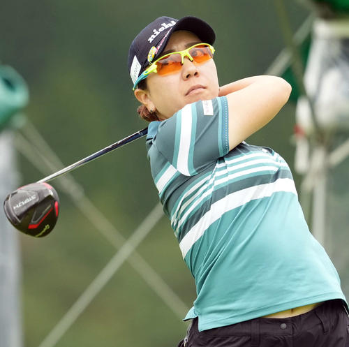 1番、ティーショットを放つ宮里美香（撮影・たえ見朱実）