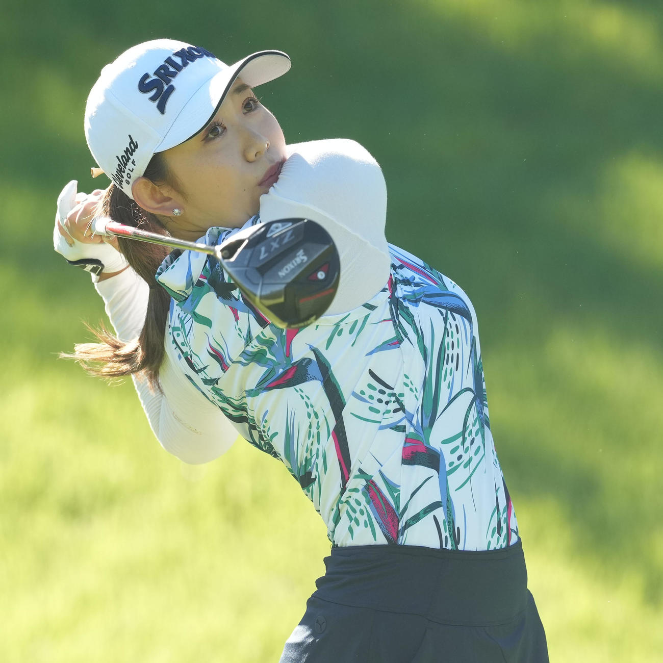 2番、ショットを放つ内田ことこ（撮影・たえ見朱実）