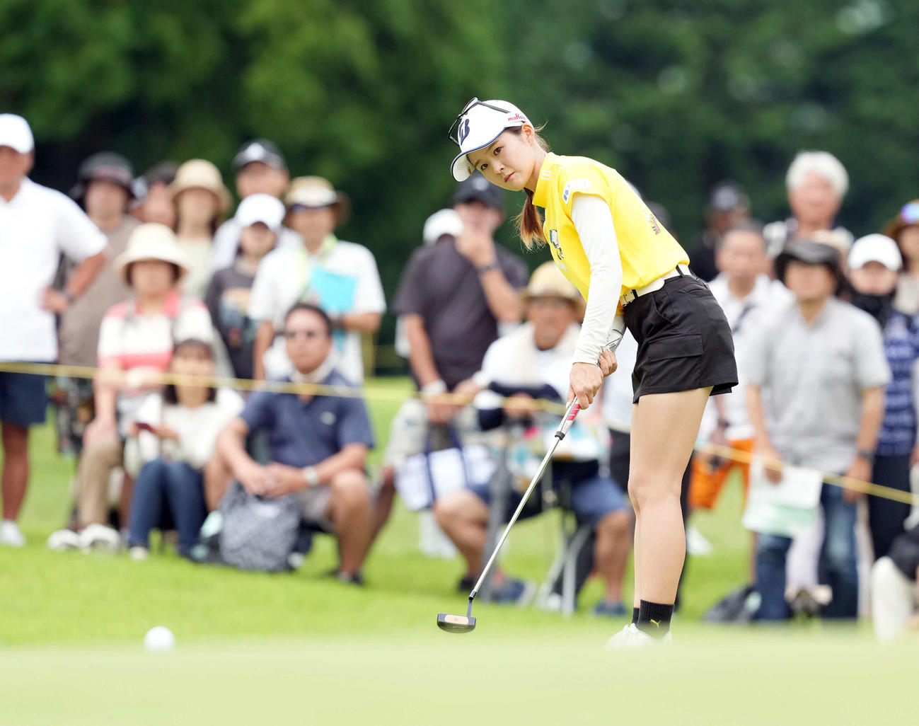 4番、バーディーパットを放つ川崎春花（撮影・たえ見朱実）