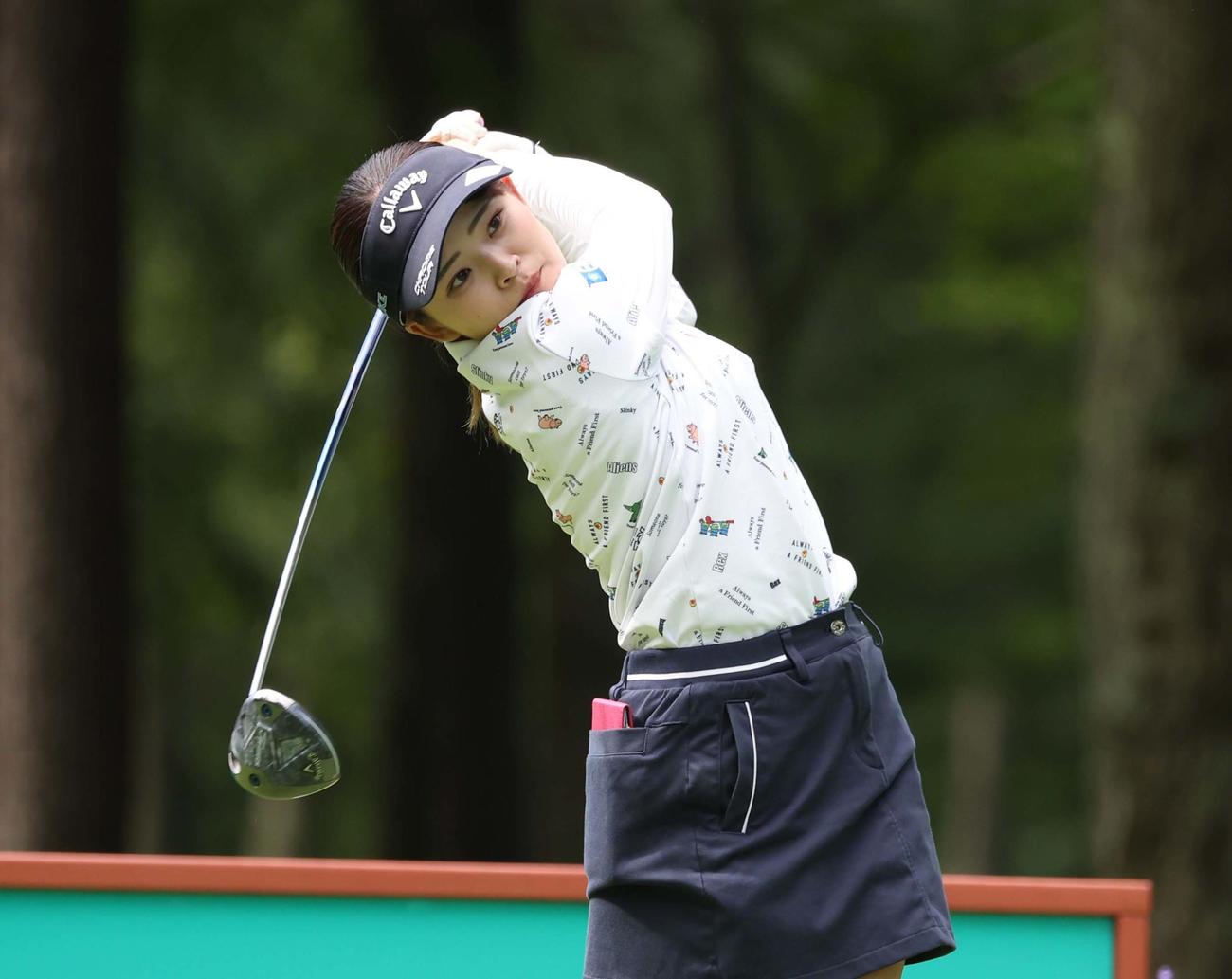 3日目　18番、ティーショットを放つ政田（撮影・黒川智章）
