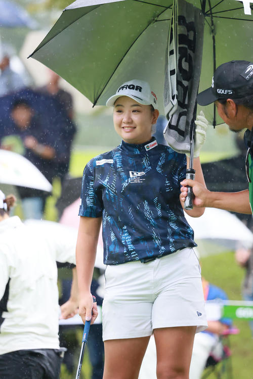 1番、順番を待つ小林夢（撮影・上山淳一）
