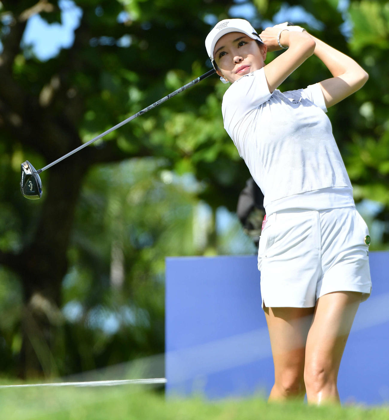 ソニー　日本女子プロ選手権第3日　15番、ティーショットを放つアン・シネ（撮影・岩下翔太）
