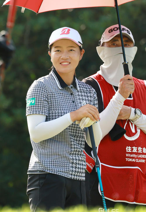 笑顔でプロアマ戦に臨む佐藤（撮影・上山淳一）