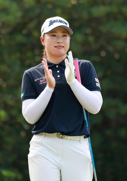 笑顔でプロアマ戦に臨む竹田（撮影・上山淳一）