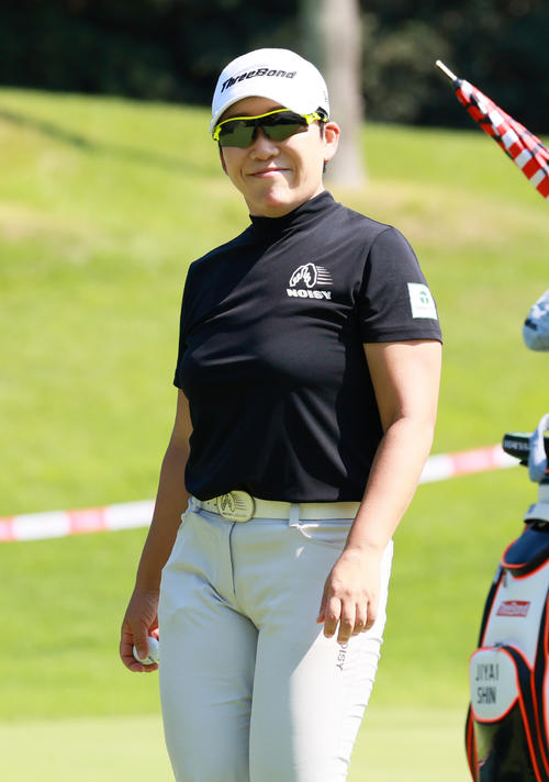 プロアマ戦でリラックスした表情の申ジエ（撮影・上山淳一）