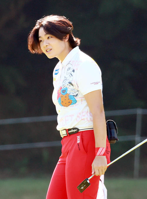 プロアマ戦で笑顔を見せる川岸（撮影・上山淳一）