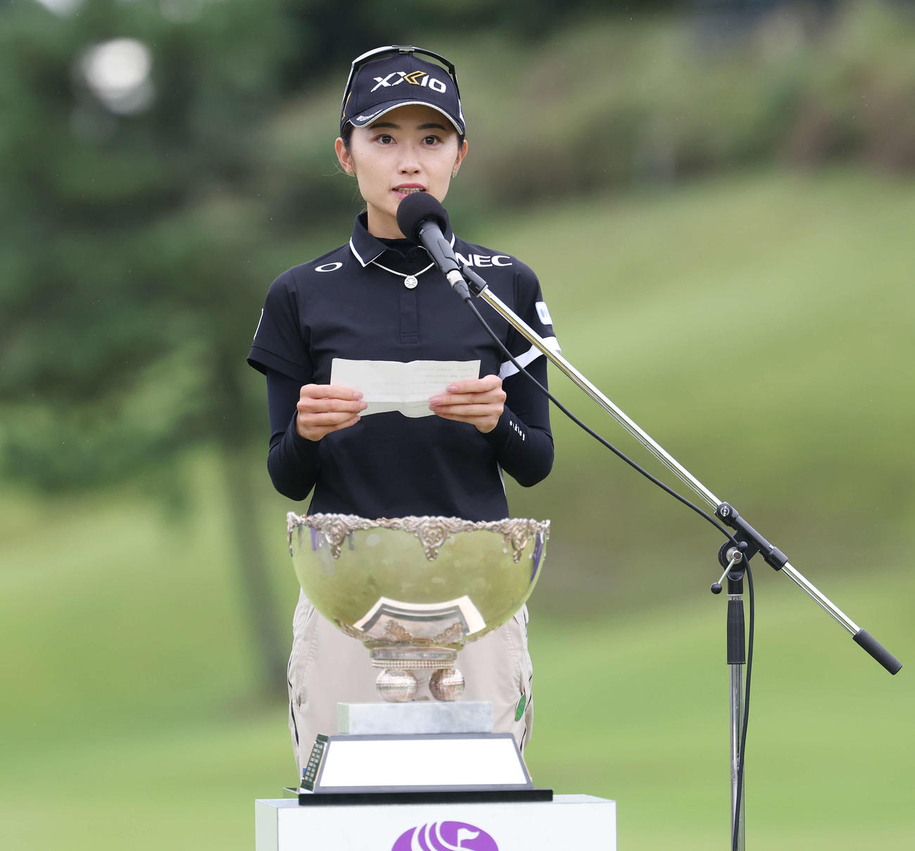 初優勝を決めスピーチする安田祐（撮影・宮地輝）