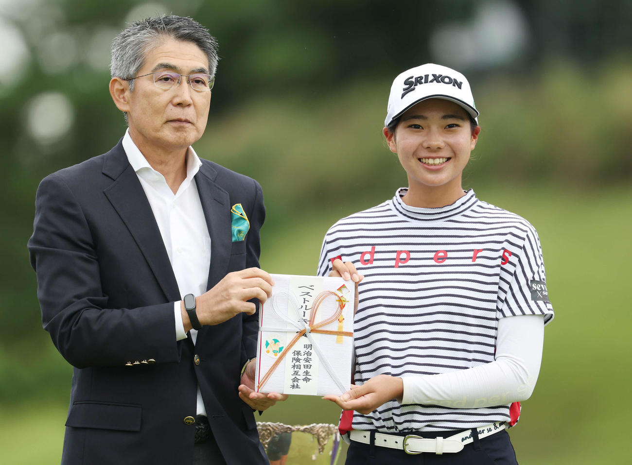 ベストルーキー賞を受賞した菅（撮影・宮地輝）