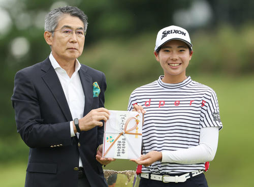 ベストルーキー賞を受賞した菅（撮影・宮地輝）