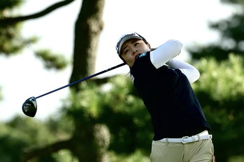 11番、ティーショットを放つ永峰（撮影・河田真司）