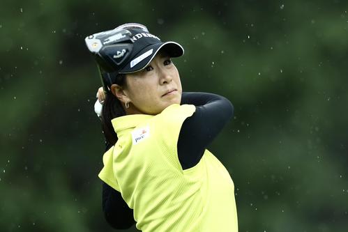 11番、ティーショットを放つ木戸（撮影・河田真司）