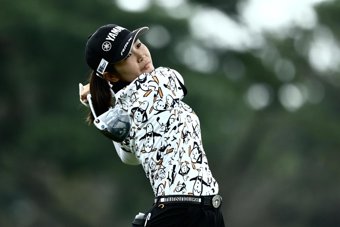 11番、笑顔で移動する神谷（撮影・河田真司）