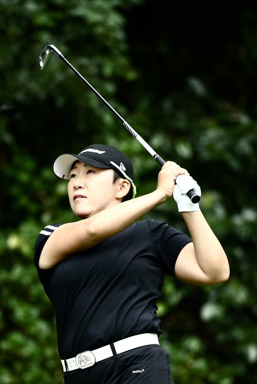 4番、ティーショットを放つ申ジエ（撮影・河田真司）