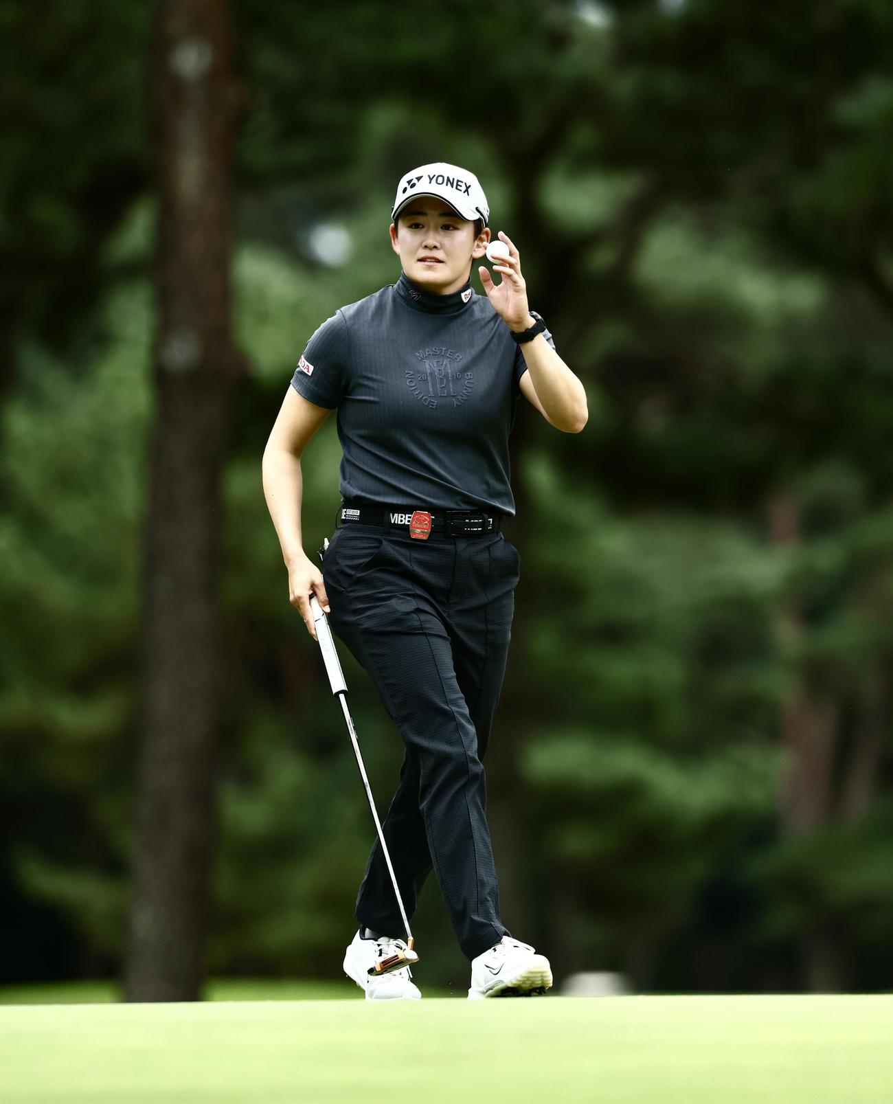 17番、パーパットを決める岩井明（撮影・河田真司）