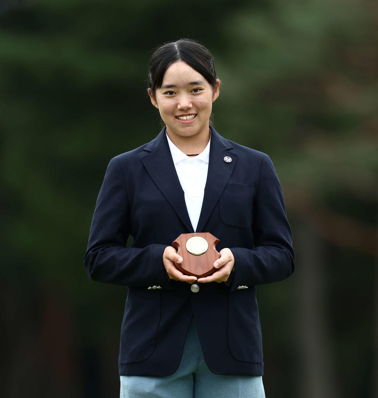 アマ優勝の岩永（撮影・河田真司）