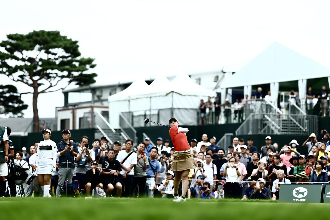 14番、ティーショットを放つ竹田（撮影・河田真司）