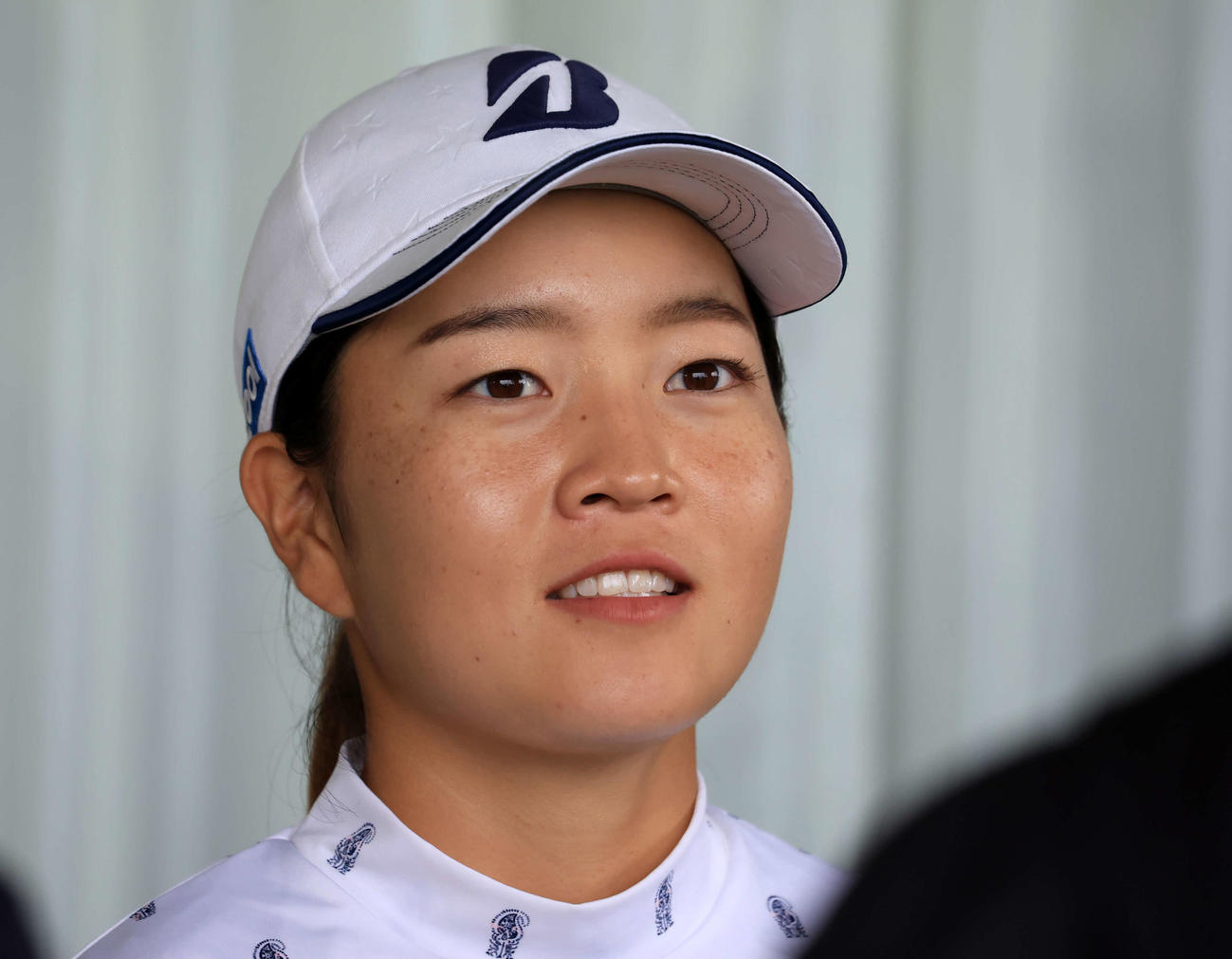 報道陣の取材で意気込みを語る佐藤（撮影・浅見桂子）