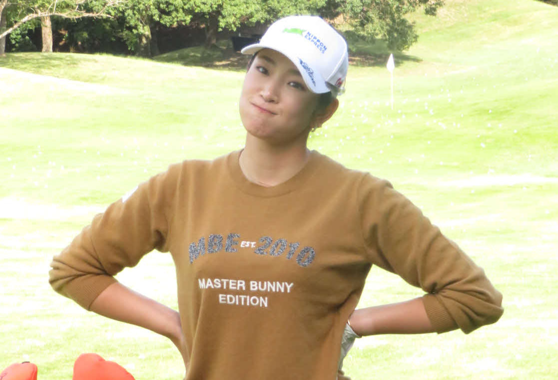 米女子ツアーの2次予選会が延期となり、国内女子ツアー会場でウェーティングの待機したものの出場がかなわず、残念そうな表情を見せる原英莉花