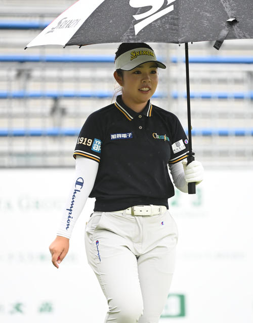 1番ホール、スタートする山下美夢有（撮影・和賀正仁）