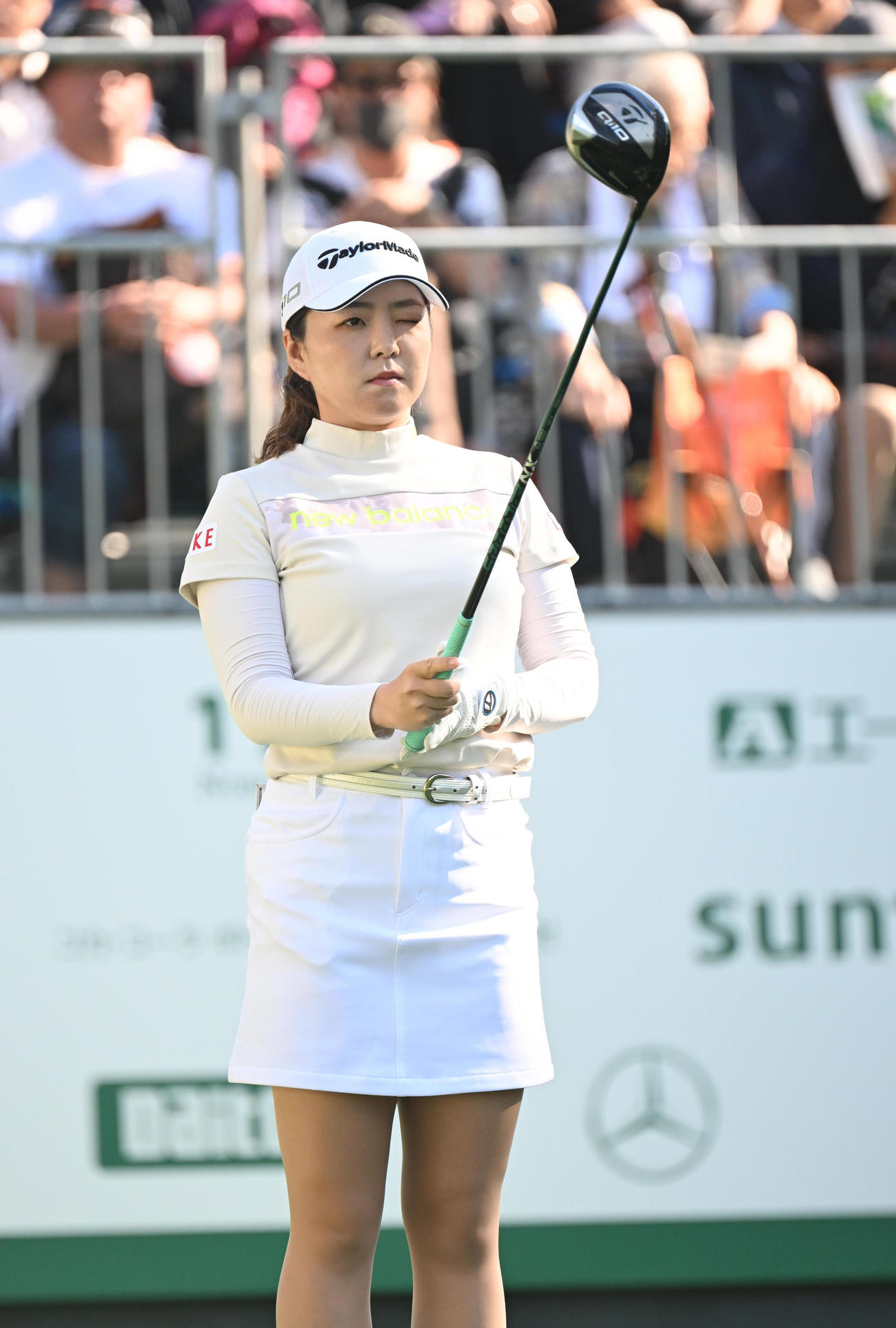 10番ホール、ティーショットを打つ山内日菜子（撮影・和賀正仁）