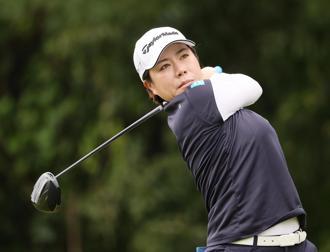3番、ティーショットを放つ岡山（撮影・足立雅史）