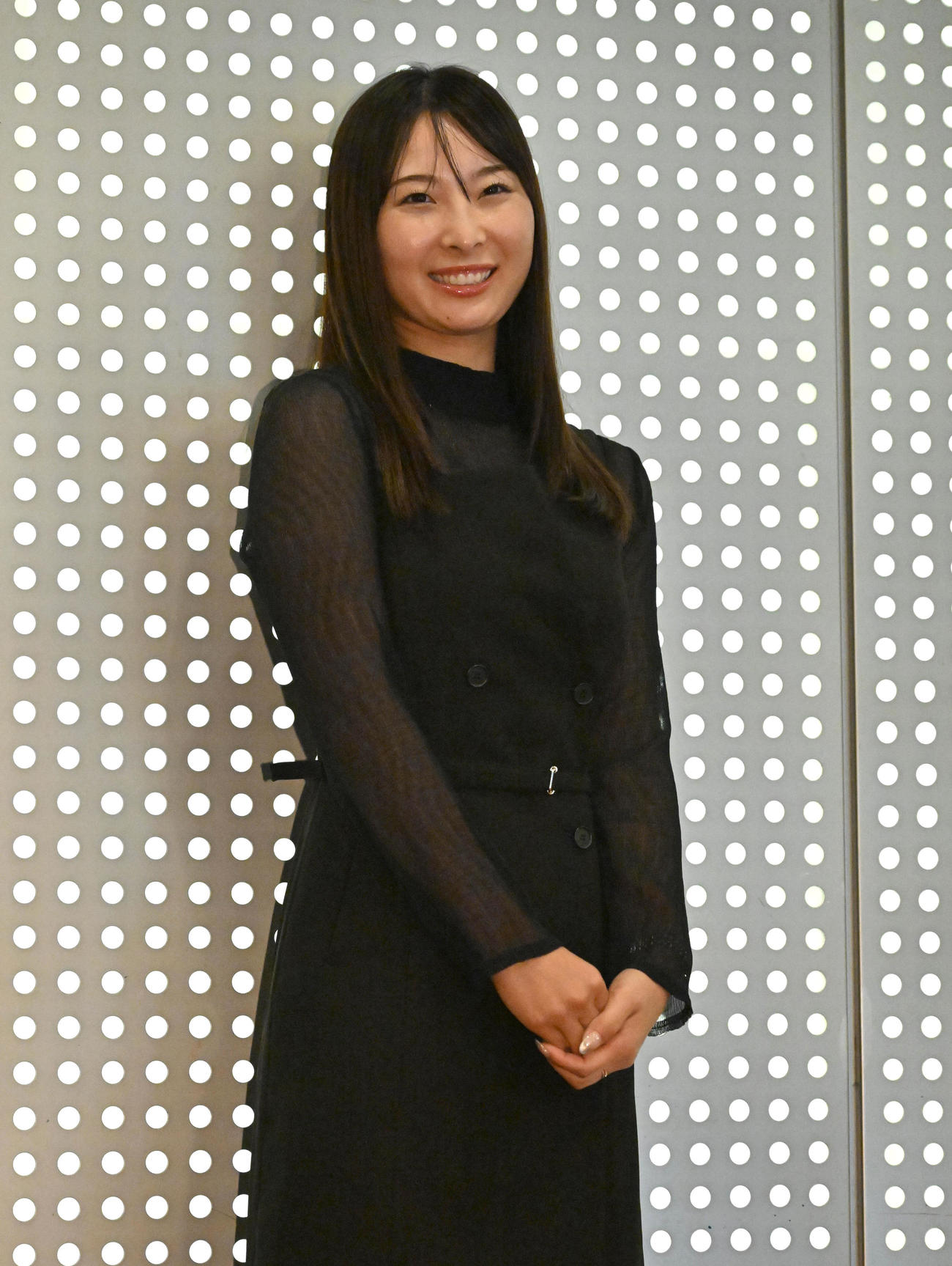 前夜祭に参加する鶴岡果恋（撮影・石井愛子）