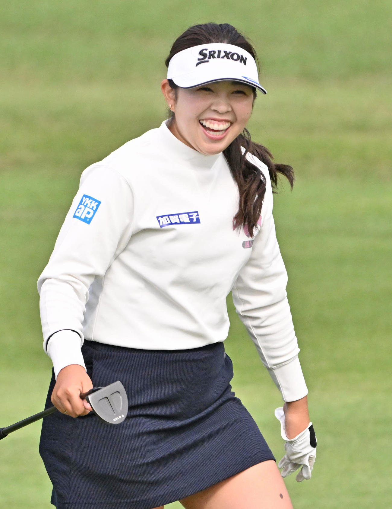 プロアマ　18番ホール、コースを終え笑顔を見せる山下美夢有（撮影・石井愛子）