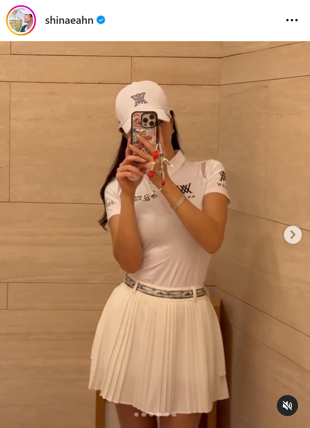 アン・シネさんのインスタグラムから