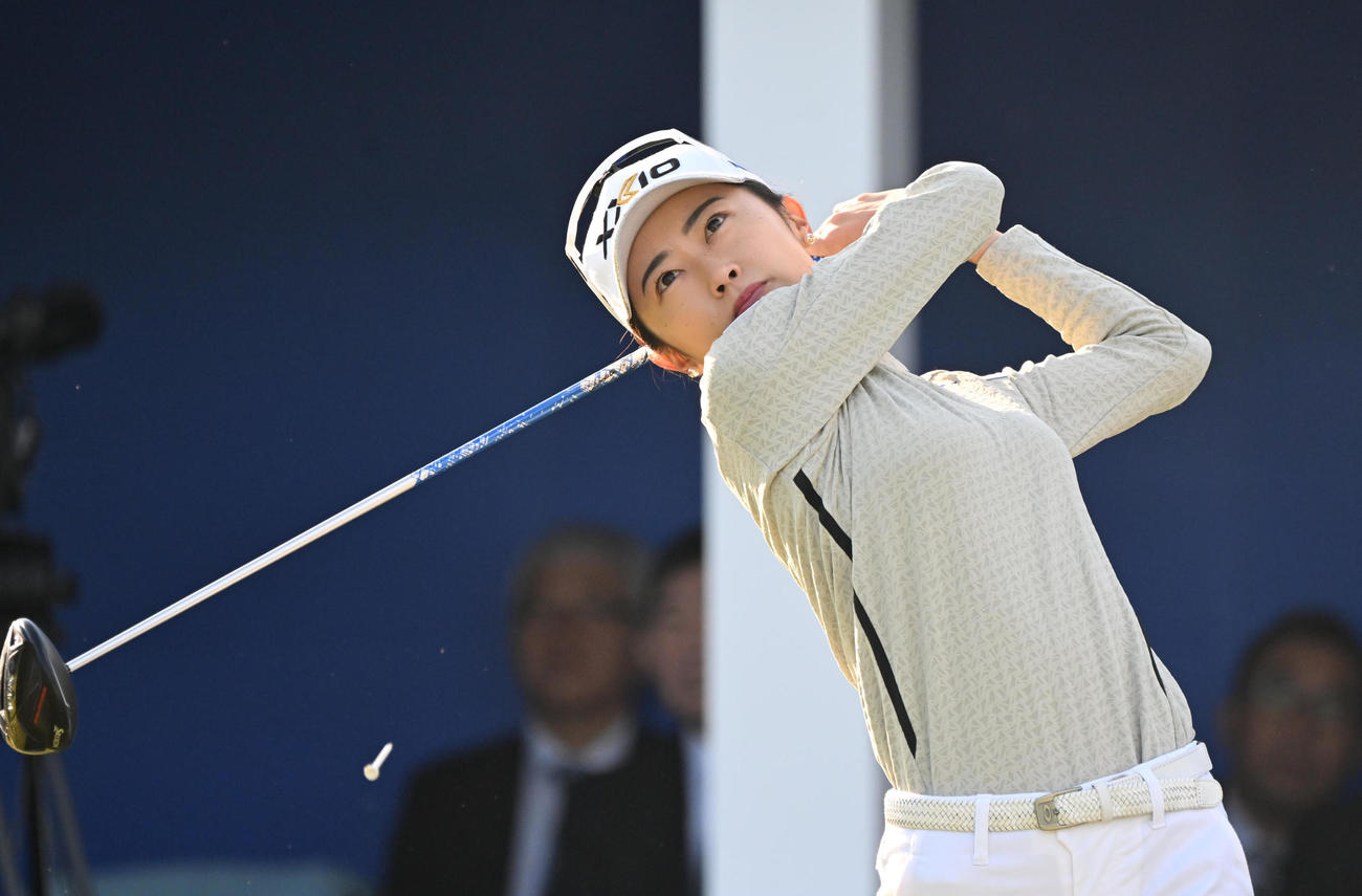 1番ホール、スタートする安田祐香（撮影・和賀正仁）