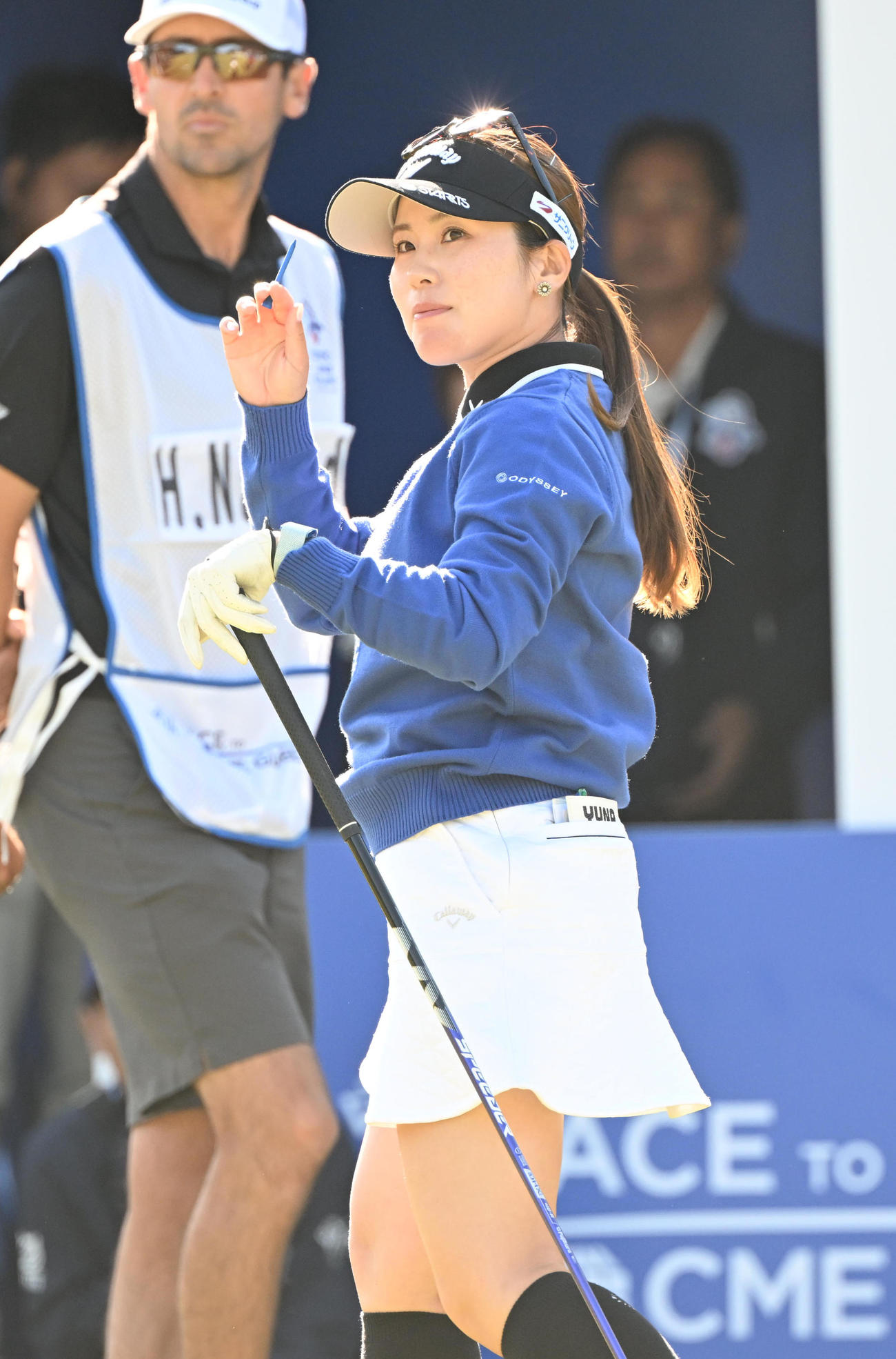 1番ホール、スタートする西村優菜（撮影・和賀正仁）