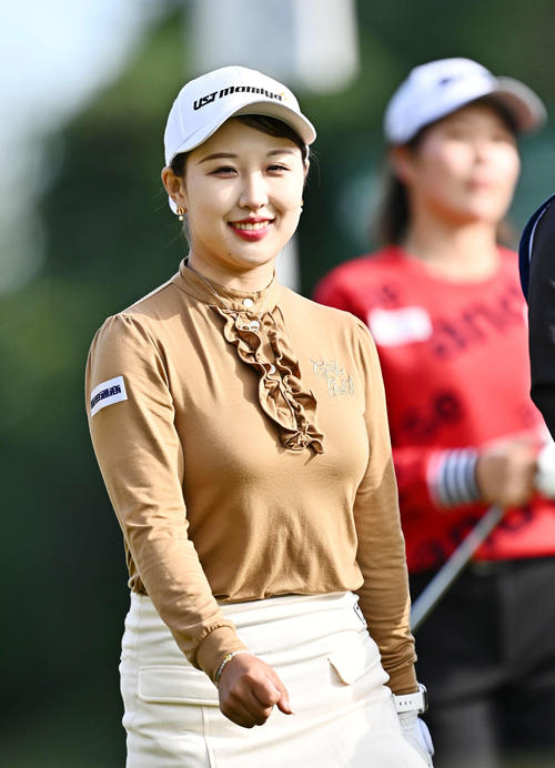 2番、ラウンドするリ・ハナ（撮影・滝沢徹郎）