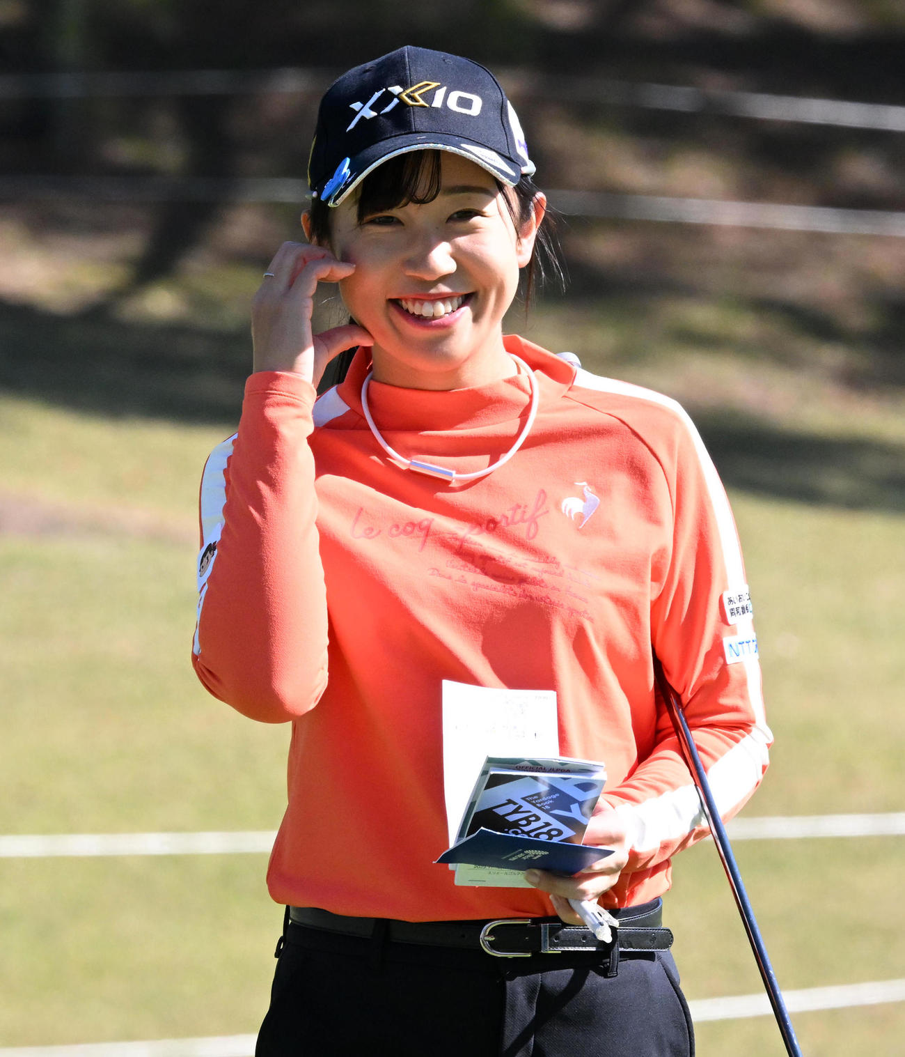 18番、ポーズを決める菅沼（撮影・前岡正明）