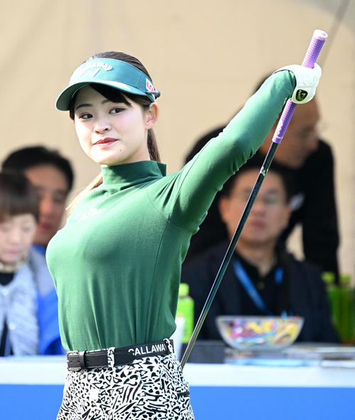 10番、笑顔を見せる政田（撮影・前岡正明）