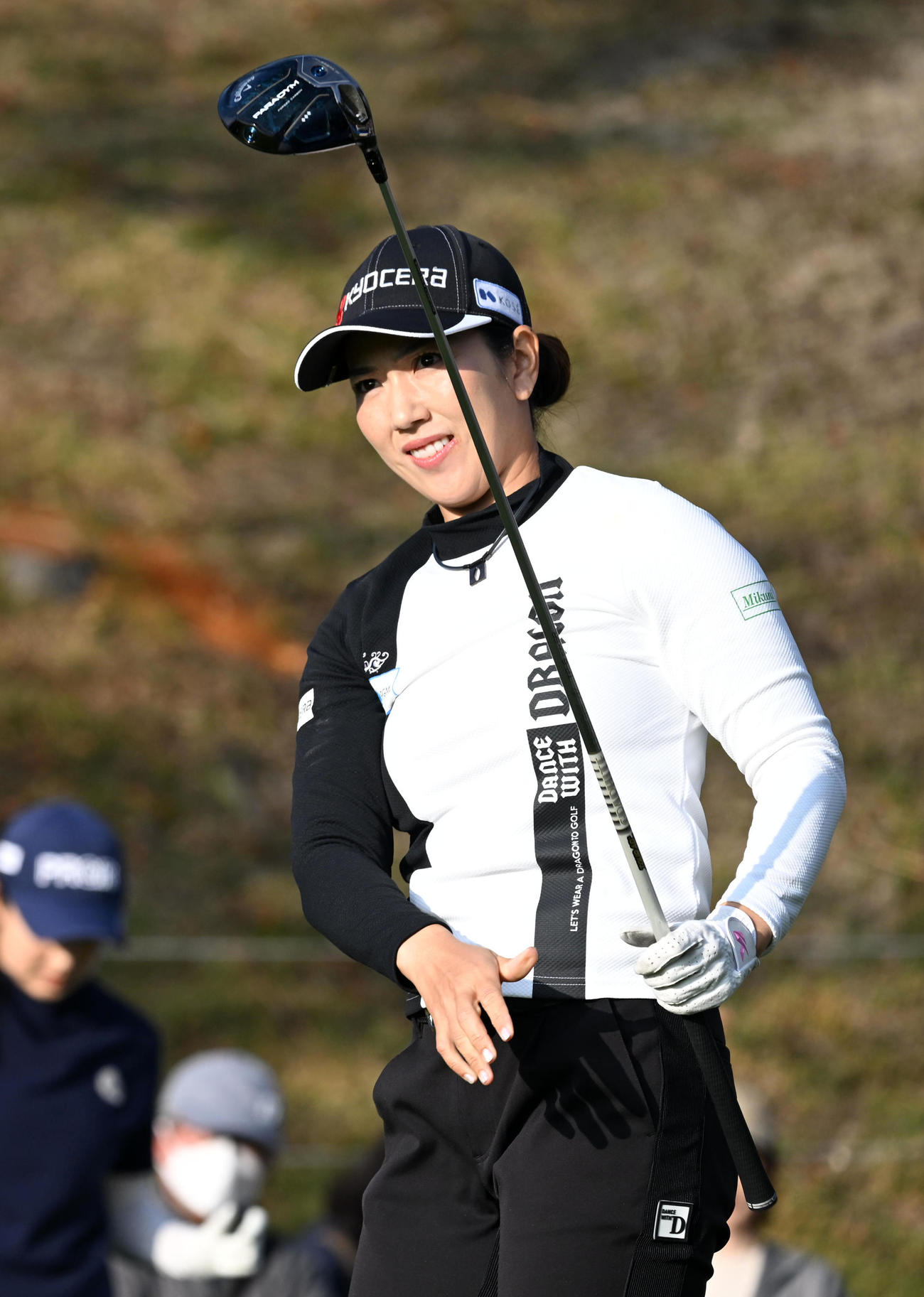 1番、ティーショットを放つ笠（撮影・前岡正明）